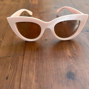 Pink cat eye sunnies
